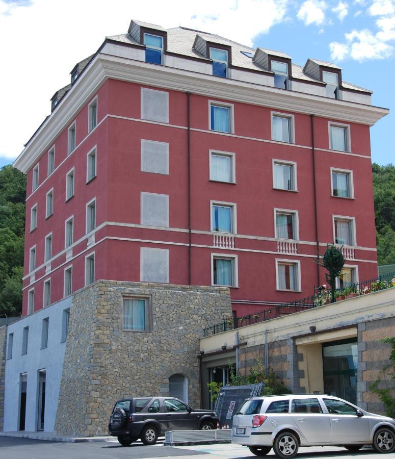 Sea Art Hotel Vado Ligure Eksteriør bilde