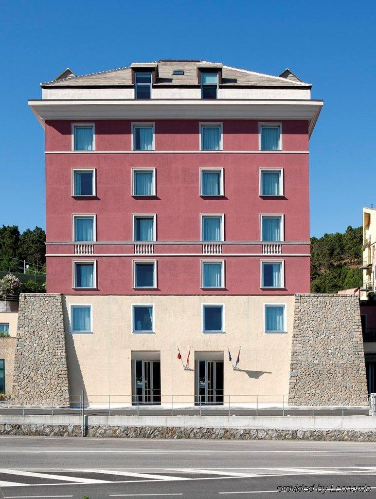Sea Art Hotel Vado Ligure Eksteriør bilde